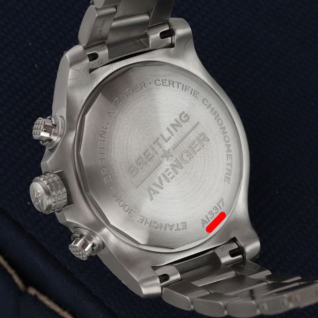 Breitling Avenger Chronograph 45 A13317 Image 2